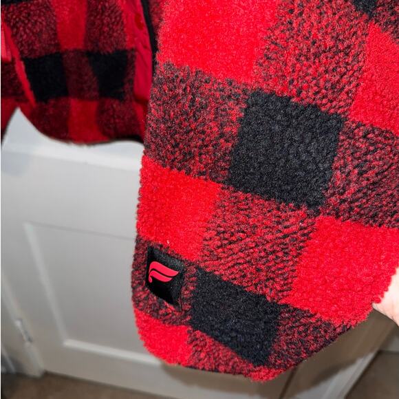 New Fabletics Tahoe Teddy Jacket Holly Berry Buffalo Check Women's size M - Picture 5 of 10